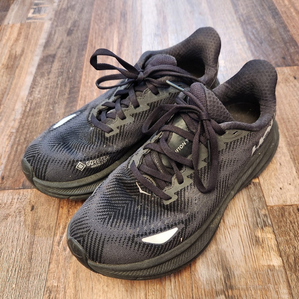 Hoka Clifton 9 Athletic Shoes